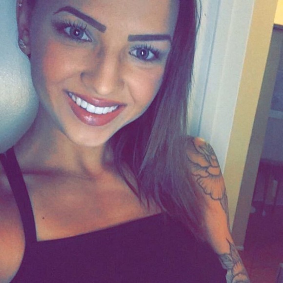 Meet your Posher, Marina - Picture 2 of 3